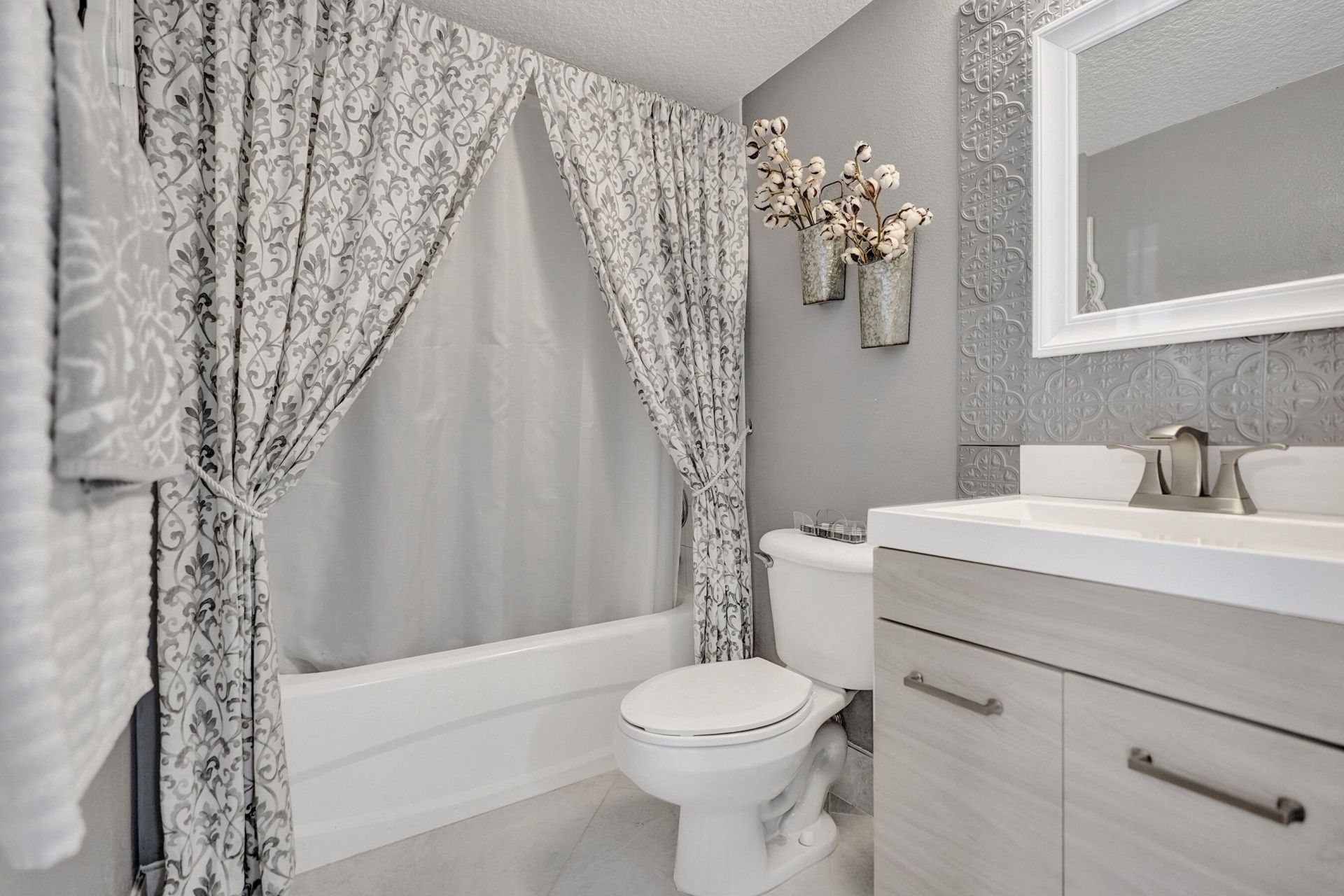 3730 N Jog Road, Unit 105, West Palm Beach, FL 33411 Photo