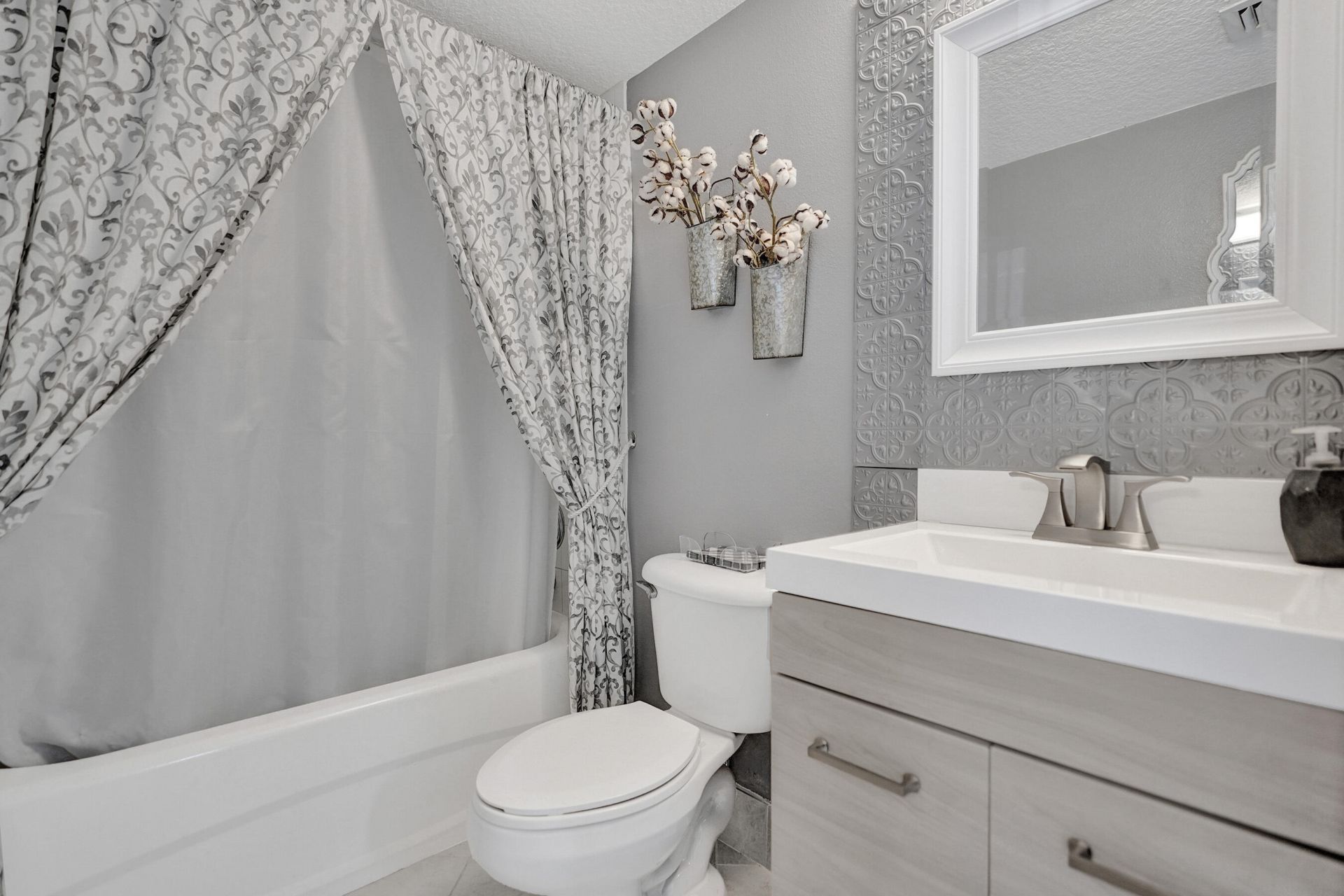 3730 N Jog Road, Unit 105, West Palm Beach, FL 33411 Photo