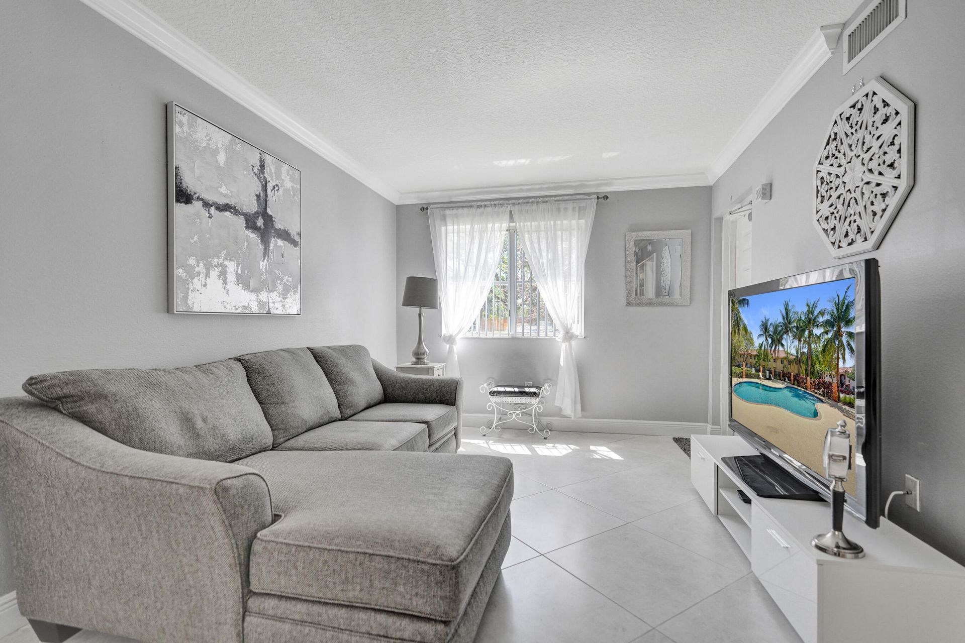 3730 N Jog Road, Unit 105, West Palm Beach, FL 33411 Photo