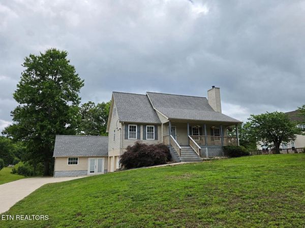 135 Rebel Rd, Harriman, TN 37748