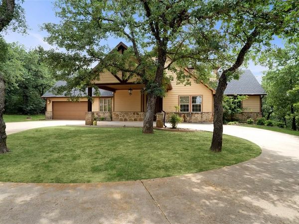 9201 Navajo Bluffs Court, Flower Mound, TX 75022