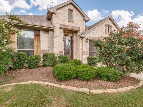734 Larkspur Lane , Midlothian, TX 76065