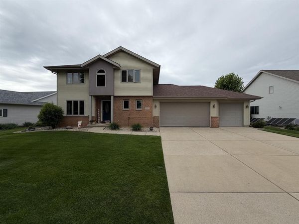 612 Greenfield Drive, Deforest, WI 53532