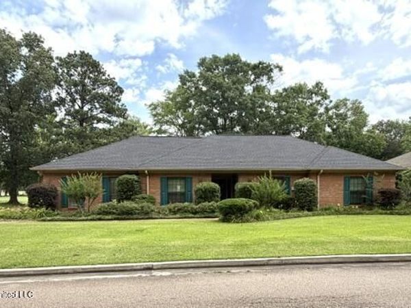340 Hanley Circle, Brandon, MS 39047