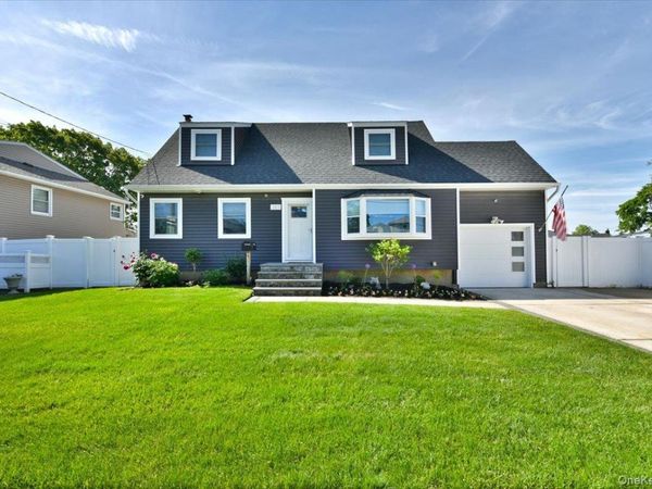 383 Violet Street , Massapequa Park, NY 11762