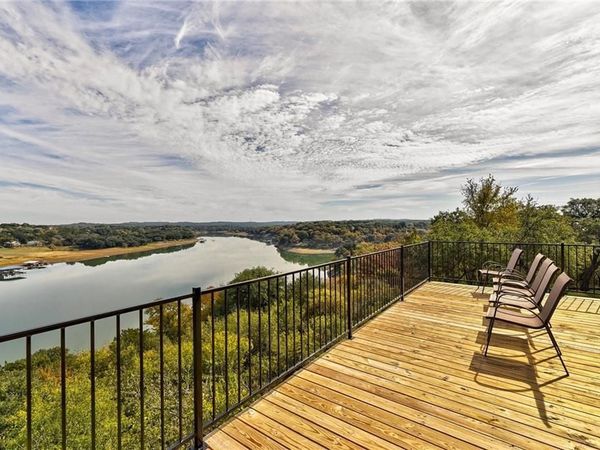 713 Nomad DR, Spicewood, TX 78669