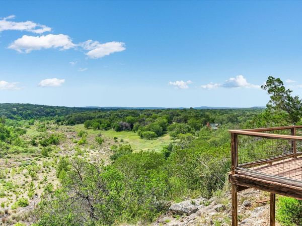 700 CLIFFSIDE RD, Wimberley, TX 78676