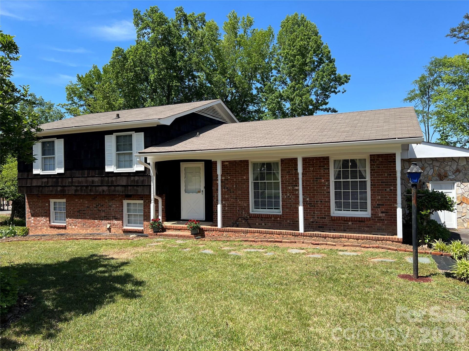 2848 Walter Drive Nw, Concord, NC 28027 Main Photo