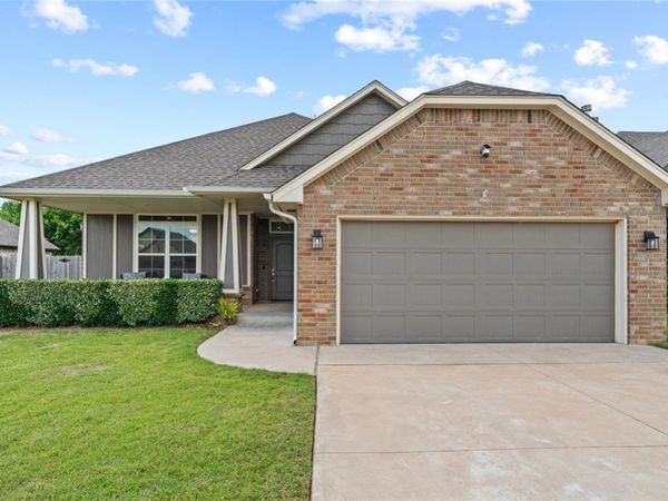 1728 W Zachary Way, Mustang, OK 73064