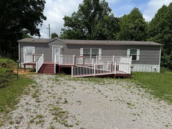 1366 Pearl Hinds Road, Jamestown, TN 38556