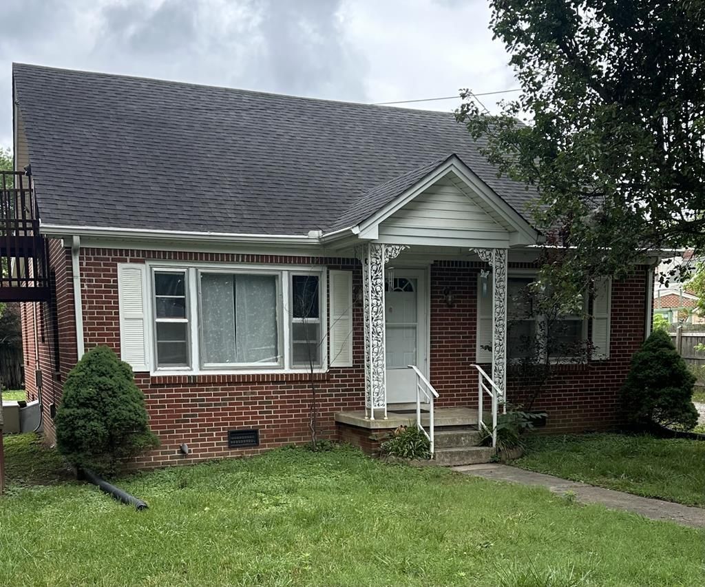 209 Dogwood St, Carthage, TN 00000 Main Photo