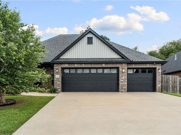 4304 SW Plumley Avenue , Bentonville, AR 72713
