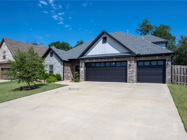 4304 SW Plumley Avenue , Bentonville, AR 72713