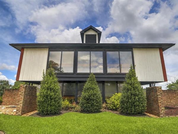 800 W Bayou Pines Dr Drive W, Lake Charles, LA 70601