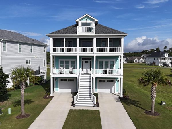 212 Marshside Landing, Holly Ridge, NC 28445