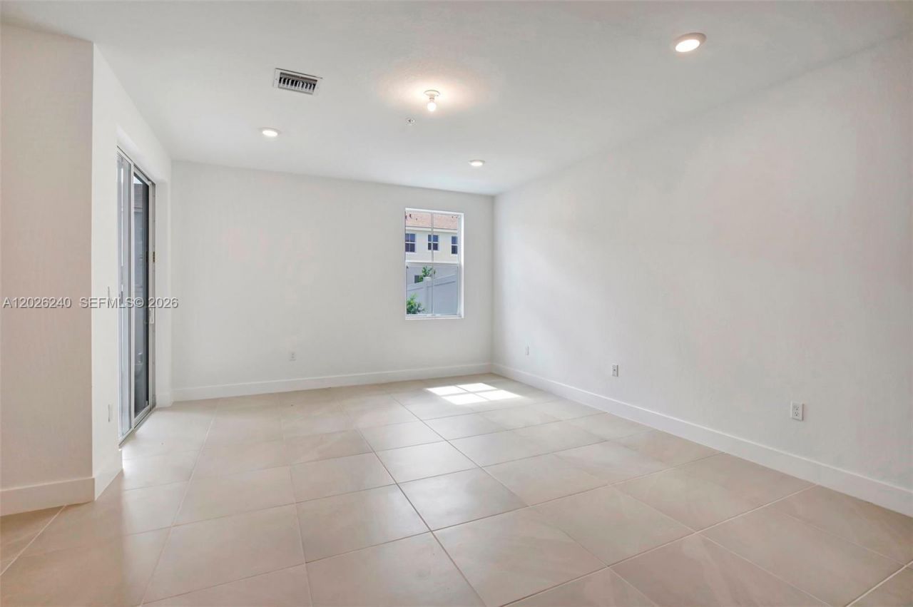 129 SW 171st Way , Pembroke Pines, FL 33027 Photo