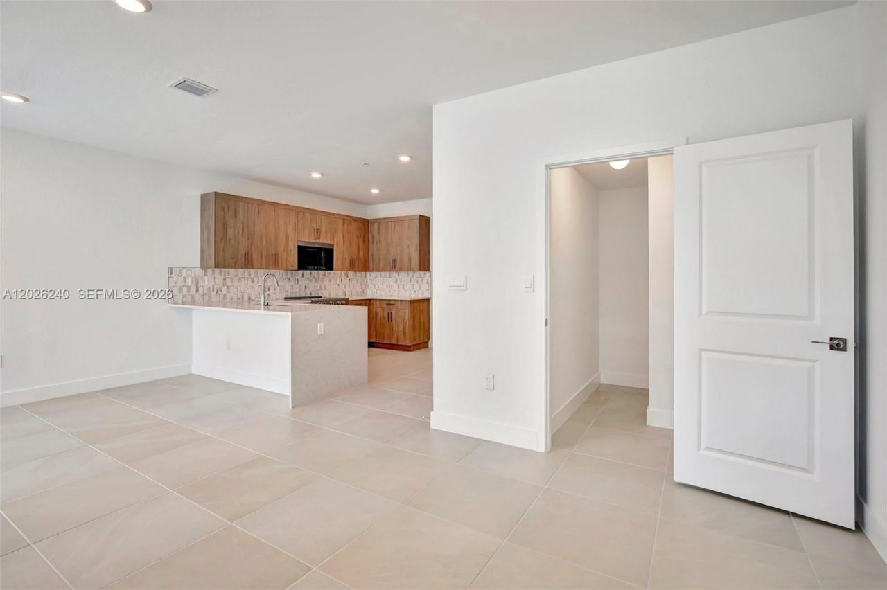 129 SW 171st Way , Pembroke Pines, FL 33027 Photo