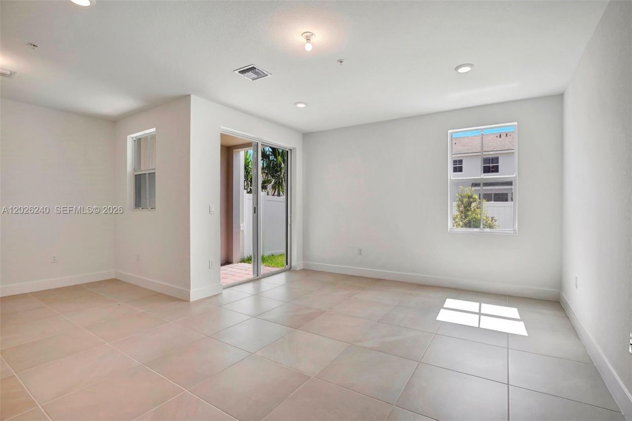 129 SW 171st Way , Pembroke Pines, FL 33027 Photo