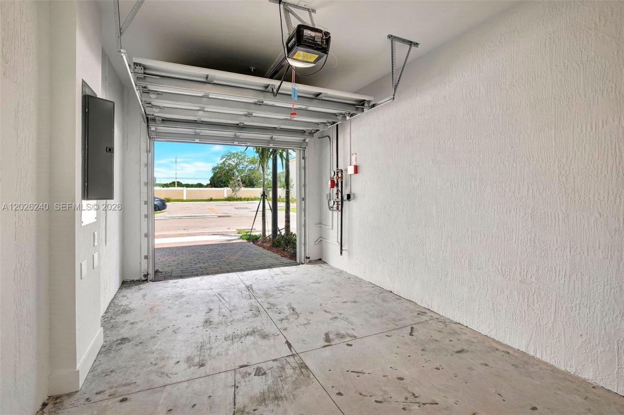 129 SW 171st Way , Pembroke Pines, FL 33027 Photo