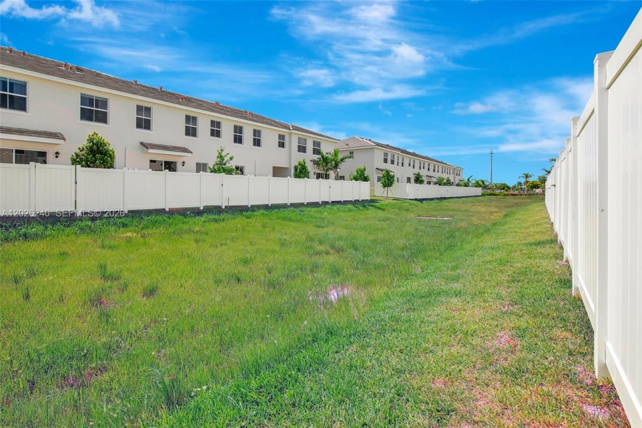 129 SW 171st Way , Pembroke Pines, FL 33027 Photo