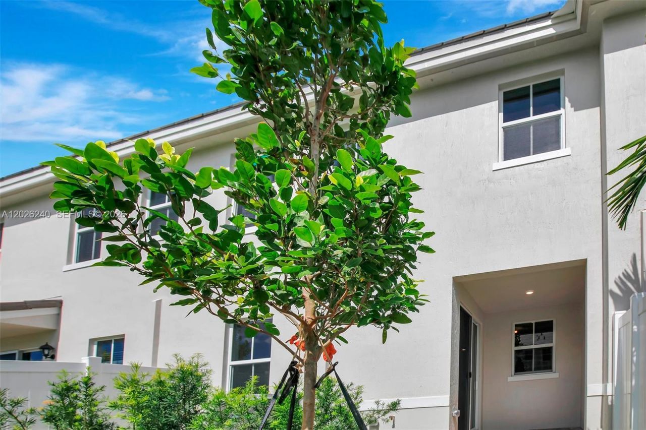 129 SW 171st Way , Pembroke Pines, FL 33027 Photo