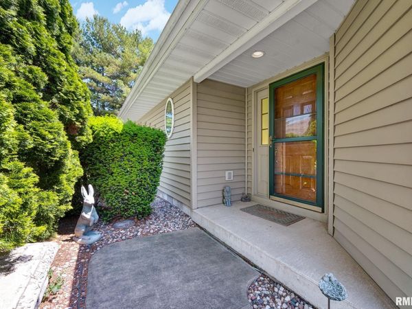 3167 DOVER Lane, Galesburg, IL 61401