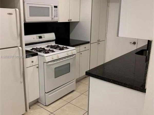 18101 NW 68th Ave , Unit D202, Hialeah, FL 33015
