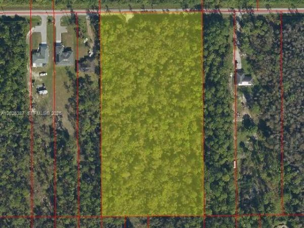 4710 4th AVE. SE , Naples, FL 34117