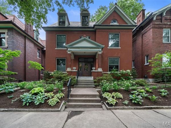 3537 Crittenden Street , St Louis, MO 63118