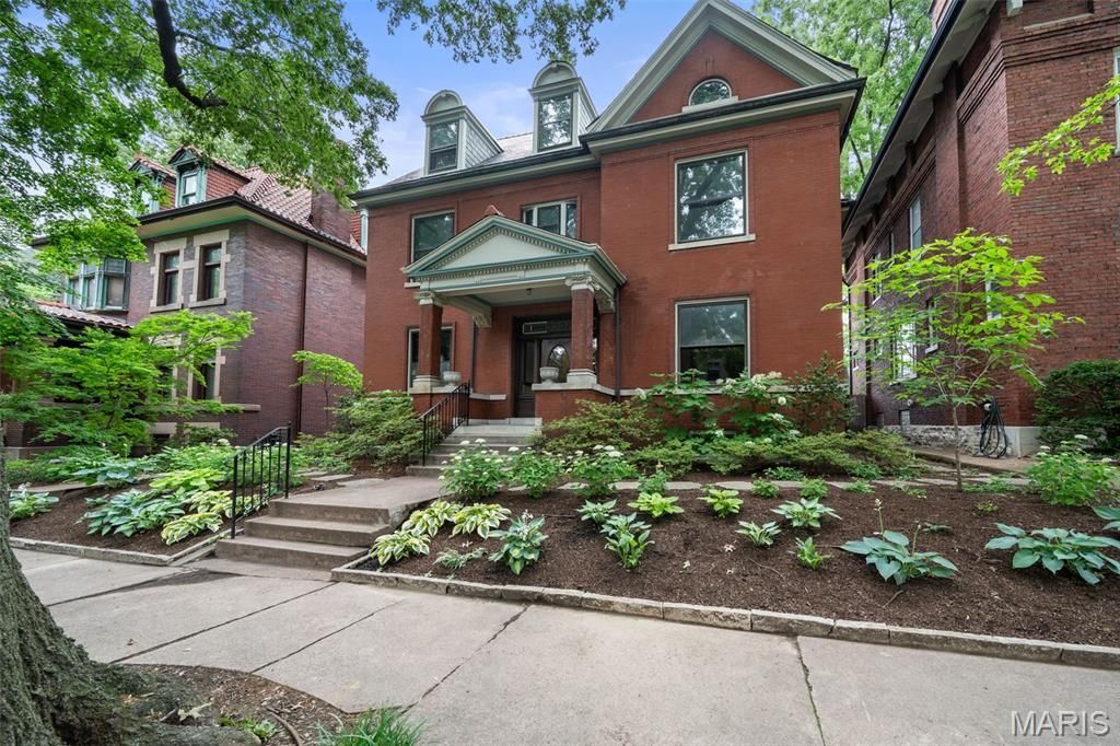 3537 Crittenden Street , Saint Louis, MO 63118 Main Photo