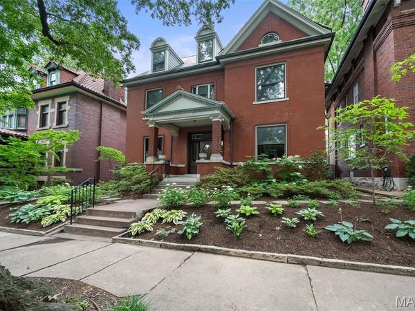 3537 Crittenden Street , St Louis, MO 63118