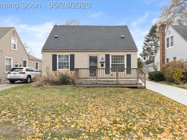 1313 Royal Avenue, Royal Oak, MI 48073