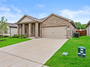 4372 Mill Stream Lane, Fort Worth, TX 76036