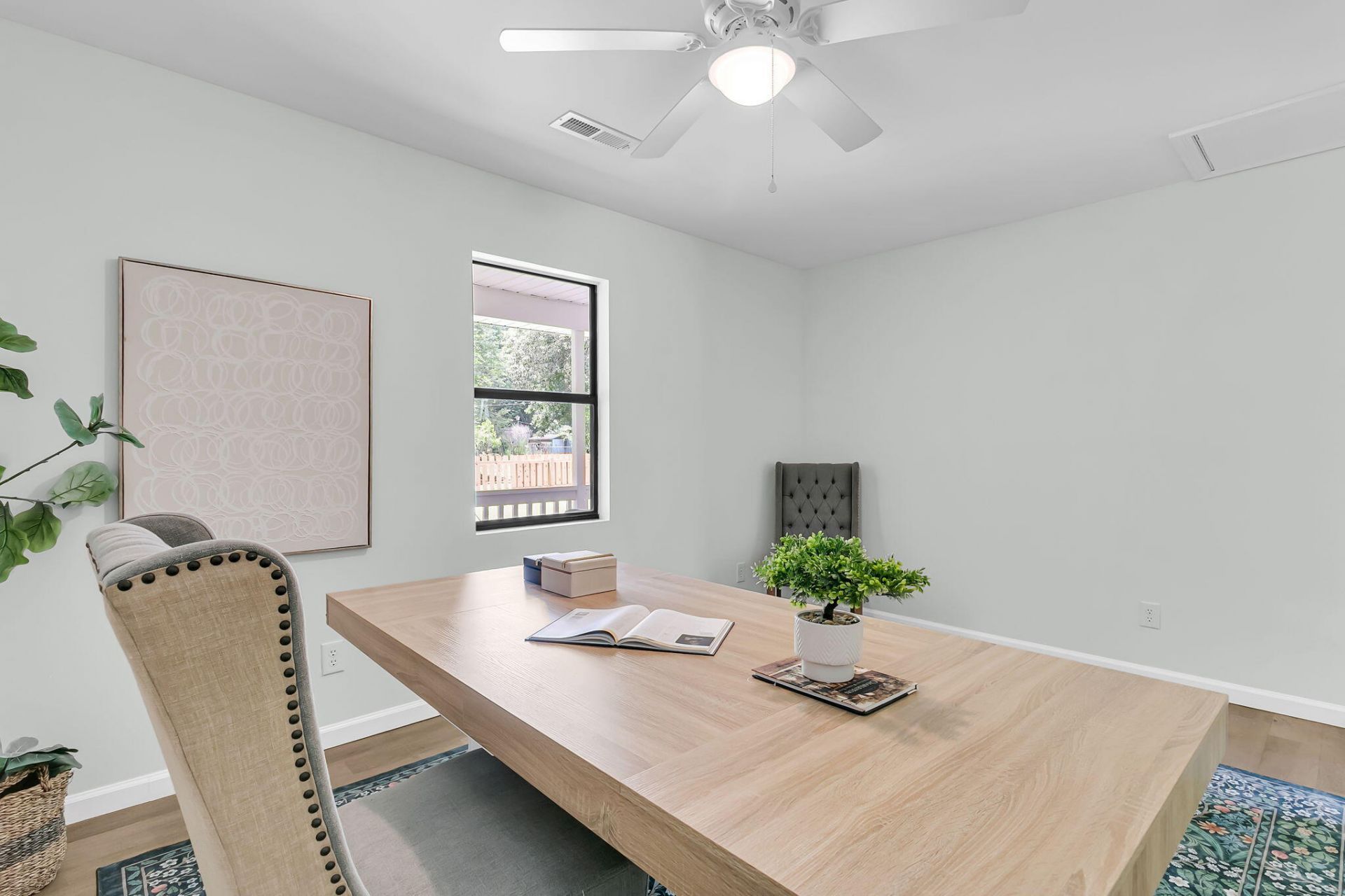 802 Royle Road Photo 16