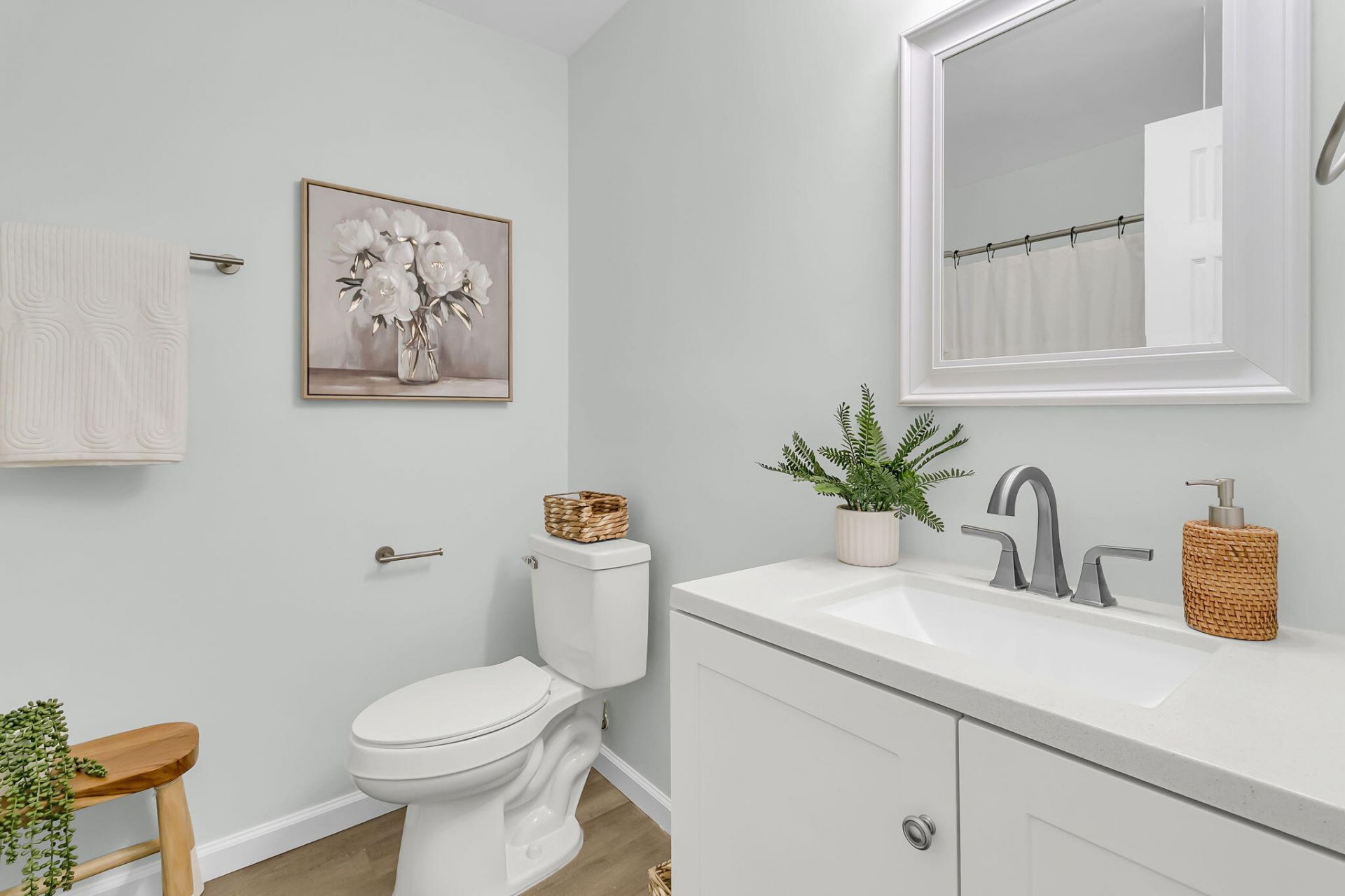 802 Royle Road Photo 17