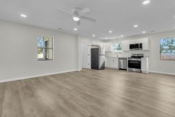 802 Royle Road photo 4
