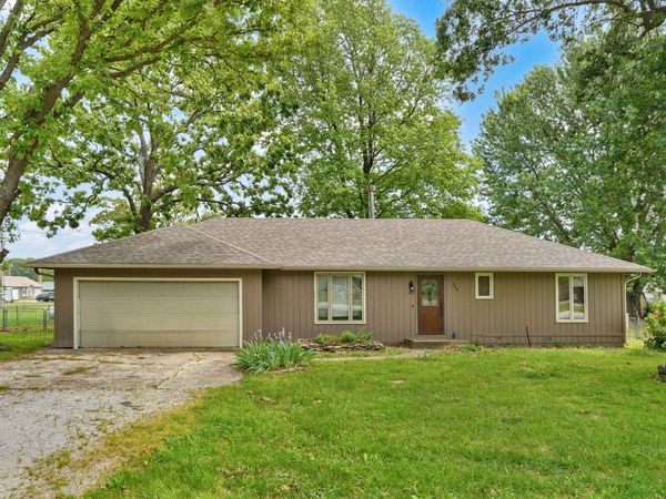 400 N Dogwood Street , Strafford, MO 65757
