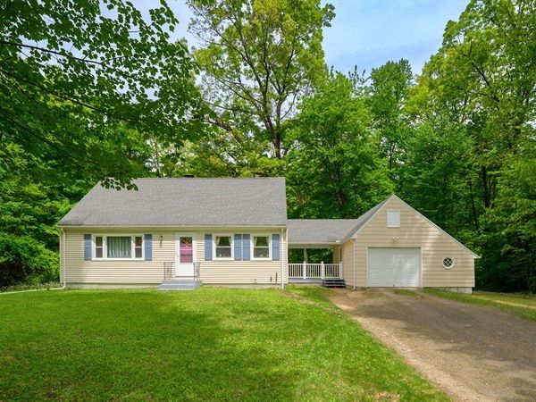 208 North St, Belchertown, MA 01007