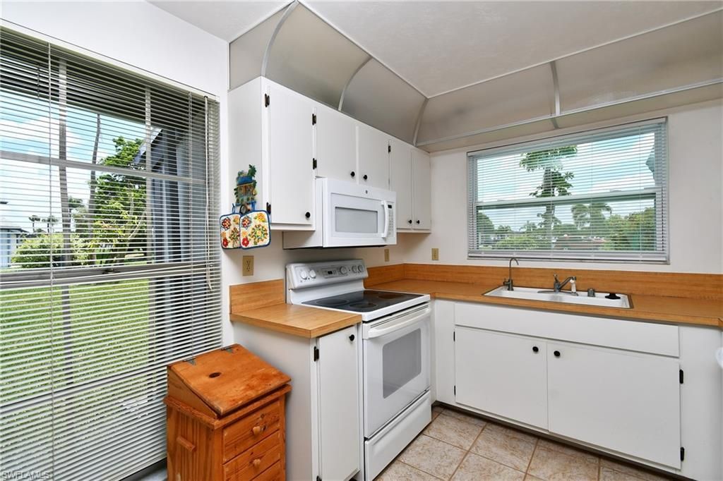 10572 Quincy Ct , Lehigh Acres, FL 33936 Photo
