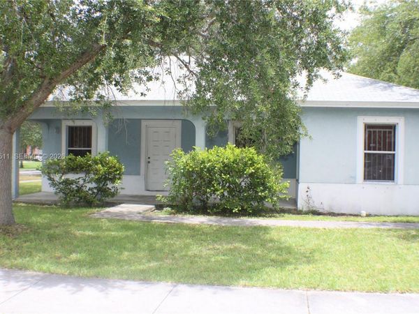 2121 NW 68th Ter , Miami, FL 33147