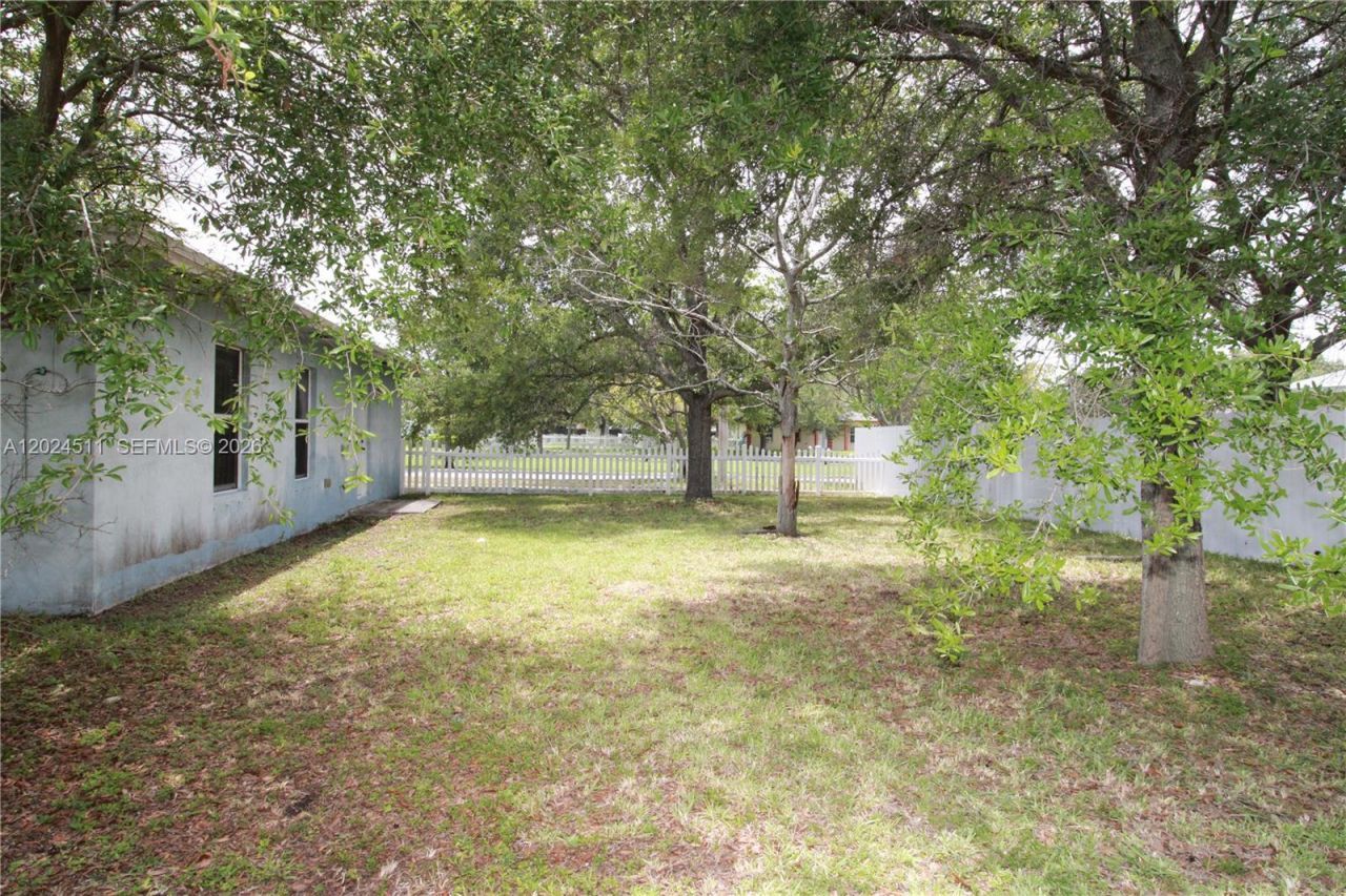 2121 NW 68th Ter , Miami, FL 33147 Photo