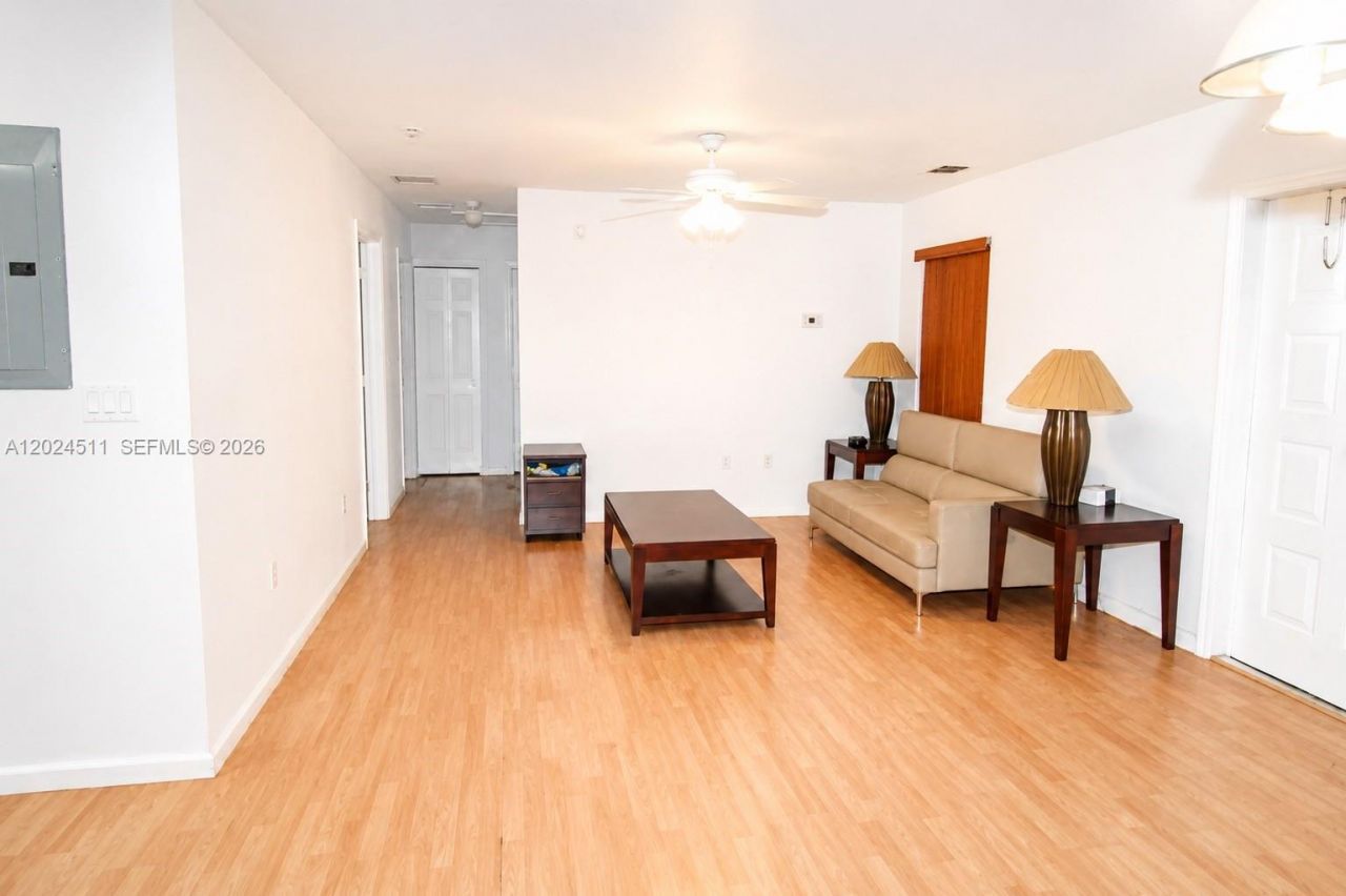 2121 NW 68th Ter , Miami, FL 33147 Photo