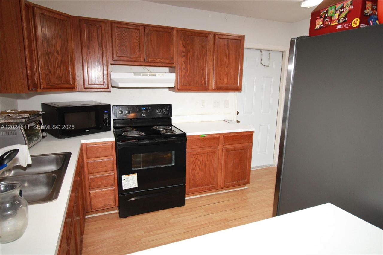 2121 NW 68th Ter , Miami, FL 33147 Photo