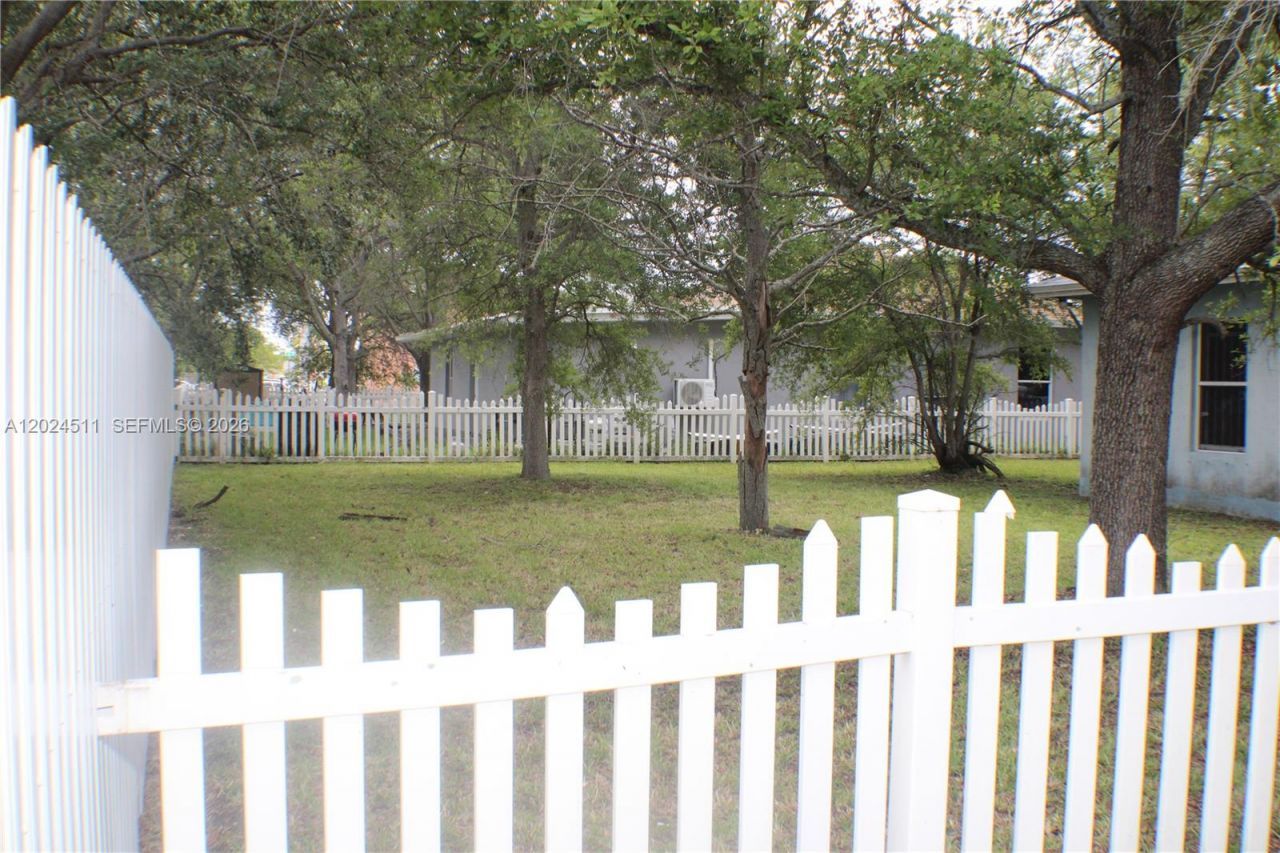 2121 NW 68th Ter , Miami, FL 33147 Photo