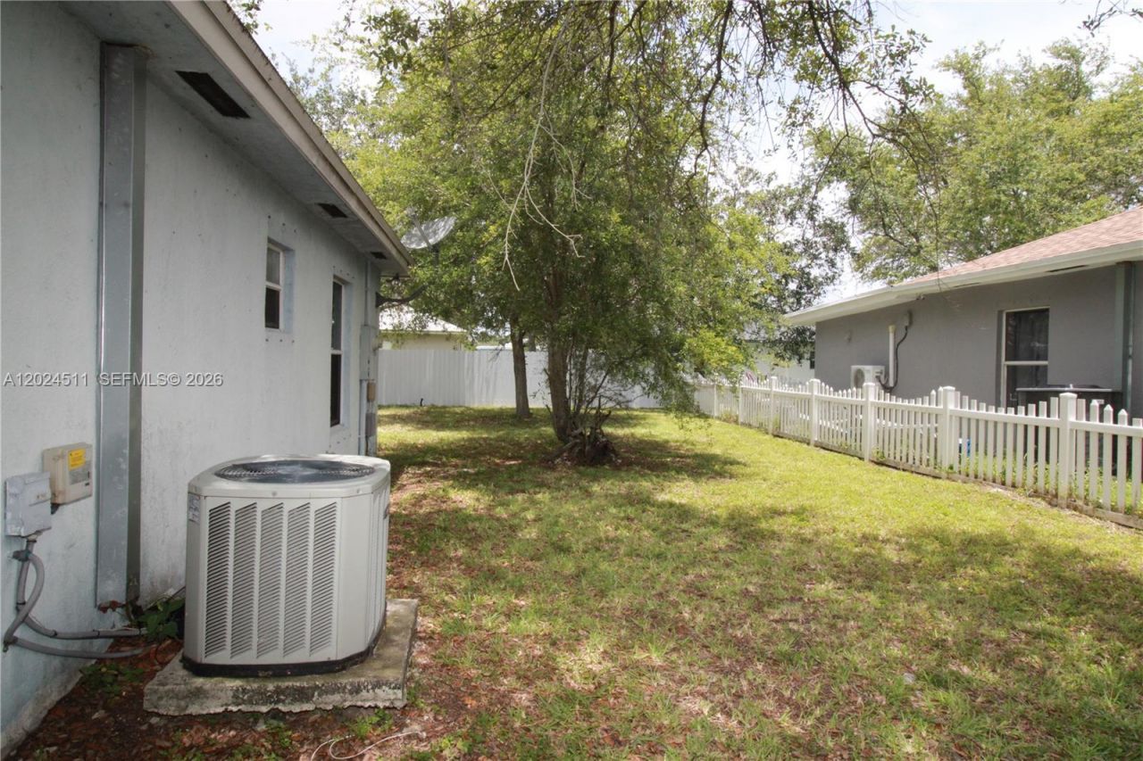 2121 NW 68th Ter , Miami, FL 33147 Photo