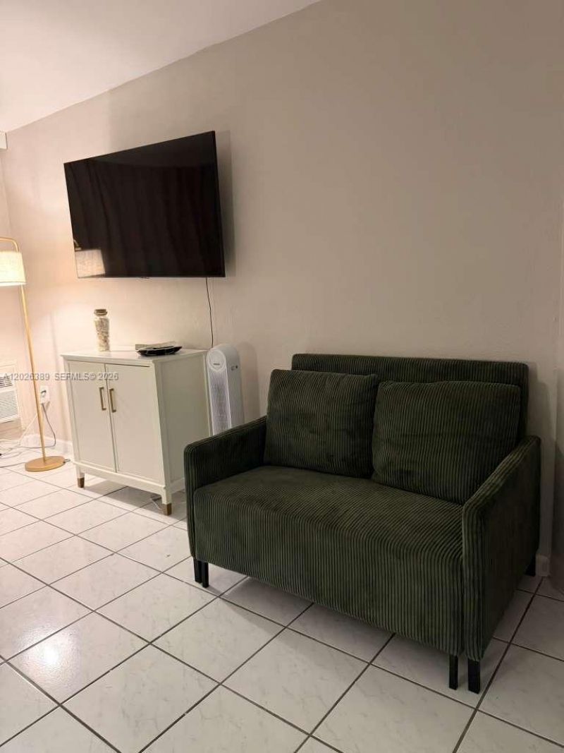7904 West Dr, Unit 411, North Bay Village, FL 33141 Photo