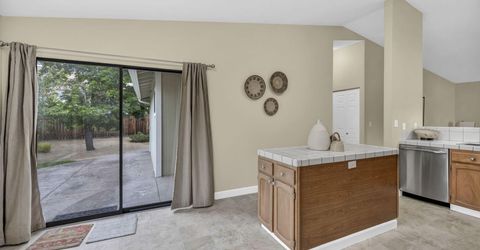 932 Yellow Rose Court, Sparks, NV 89436 Photo