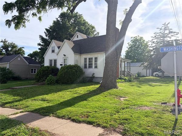 201 S Washington Street , Paris, MO 65275