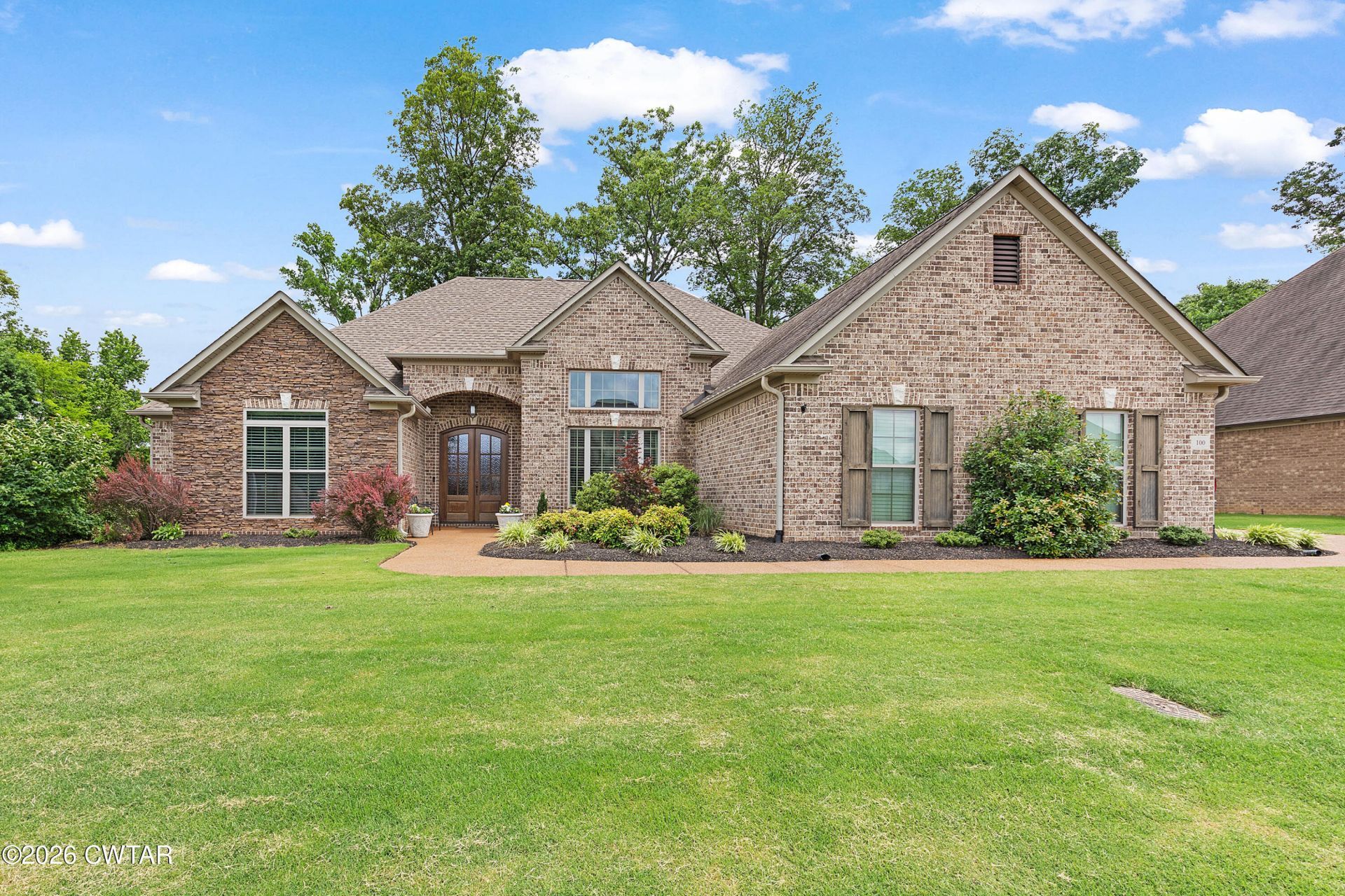 100 Ravenwood Drive, Jackson, TN 38305 Main Photo