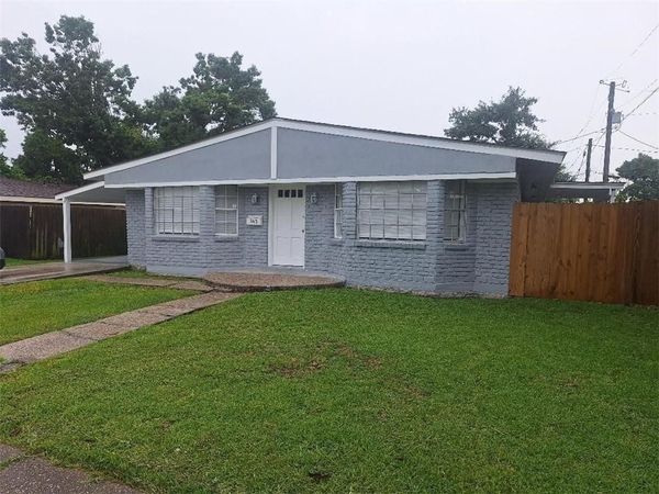 342 CHERRY BLOSSOM Lane, Gretna, LA 70056